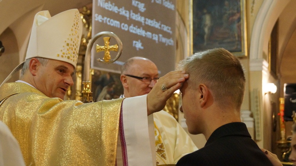 Uroczystość udzielenia sakramentu bierzmowania w Cieplicach