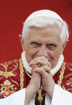 Benedykt XVI pojedzie do Lourdes