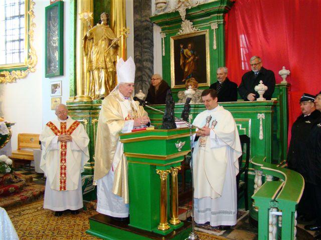  Dzień Pielgrzyma w Hebdowie - pozłacany kur i medal