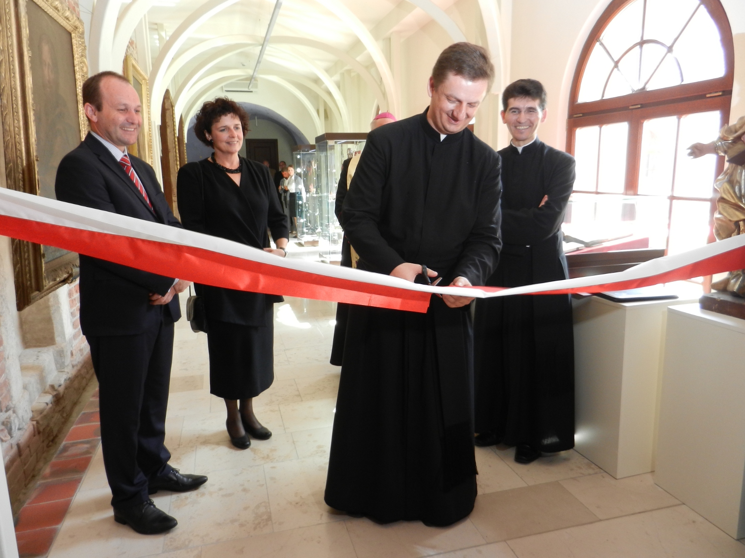 Uroczyste otwarcie gotycko-barokowego ponorbertańskiego założenia klasztornego w Hebdowie - relacja z uroczystości