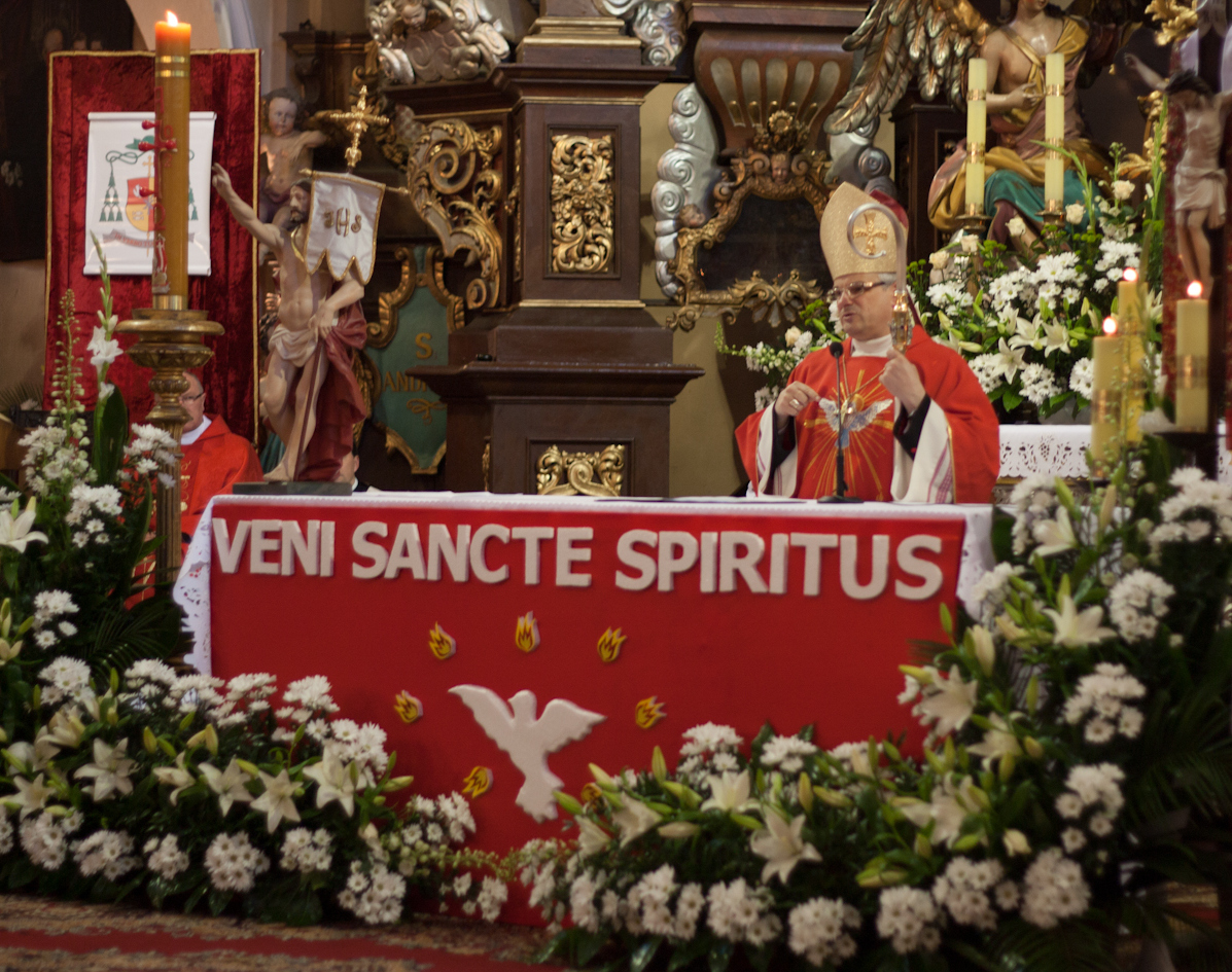 Jelenia Góra: Sakrament bierzmowania młodzieży oraz Msza św. prymicyjna o. Andrzeja