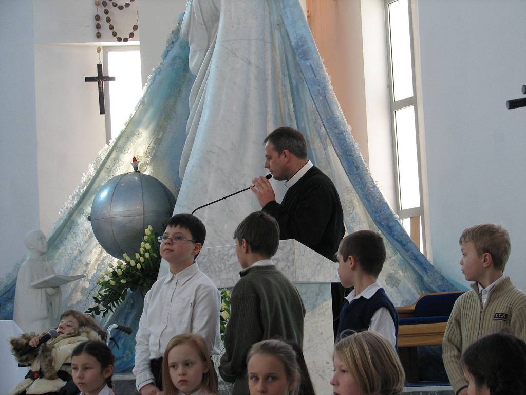 Podwórkowe Kółka Różańcowe Dzieci w Sanktuarium na Siekierkach