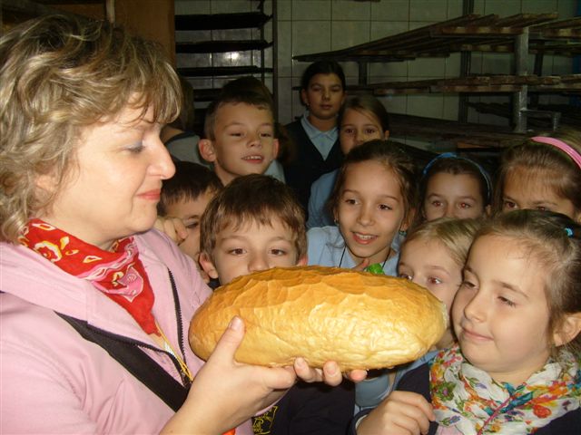 Edukacyjna wizyta w łowickiej piekarni