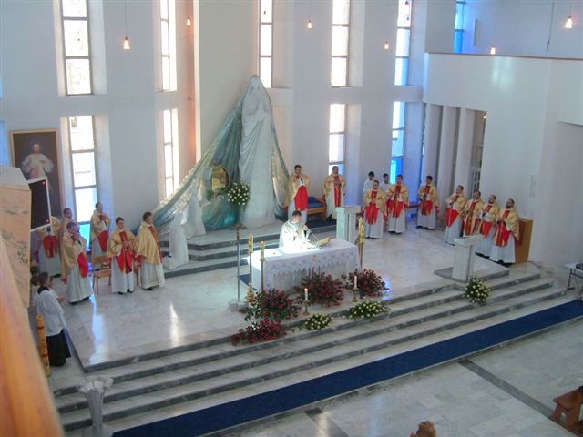  Inauguracja Roku Szkolnego 2012/2013 w Sanktuarium Matki Bożej Nauczycielki Młodzieży w Warszawie - Siekierkach