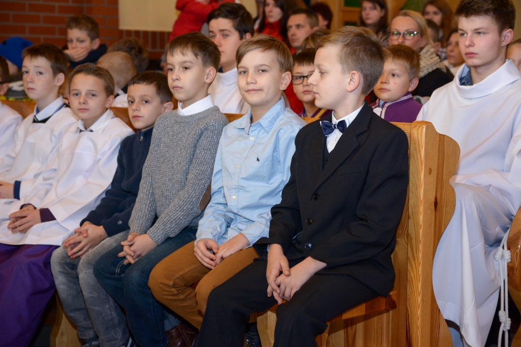 Przyjęcie nowych ministrantów oraz odwiedziny św. Mikołaja w Bolszewie