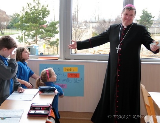 Wizyta Biskupa w szkole w Katowicach