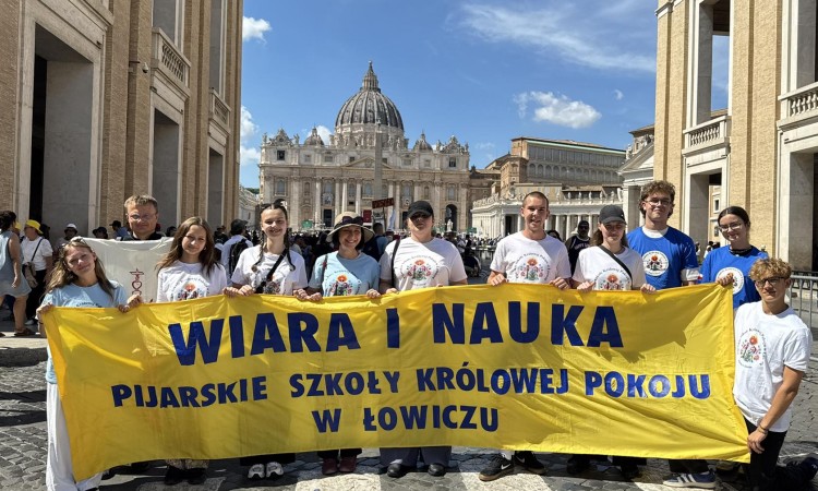 Z Łowicza na kanonizację