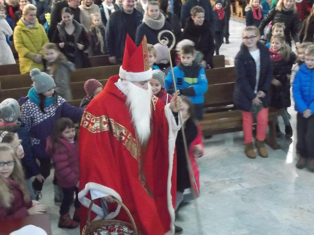 Święty Mikołaj z wizytą na Siekierkach w Warszawie 