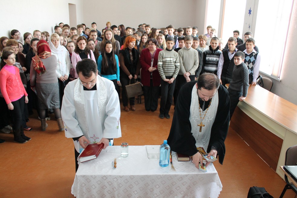 Poświęcenie budynku szkolnego w Szczuczynie