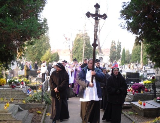 Święto zmarłych w Jeleniej Górze-Cieplicach